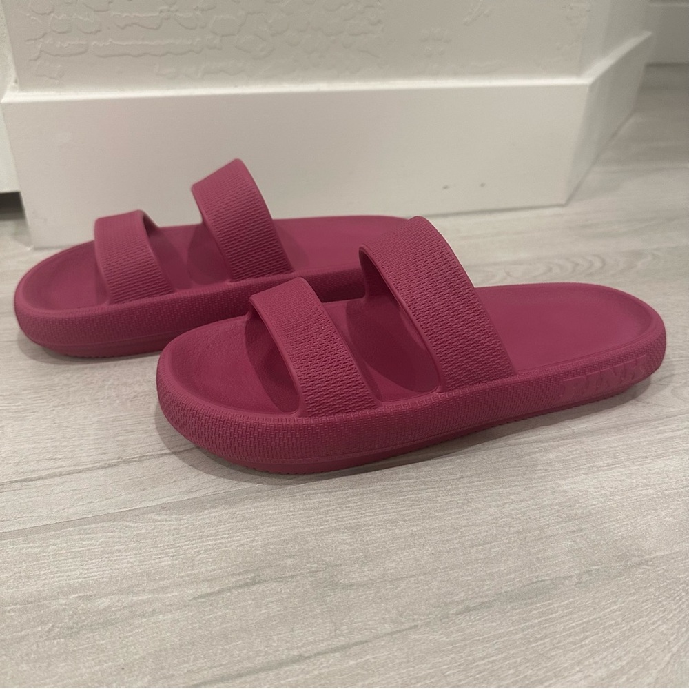 NWOT PINK Victoria’ Secret Double Strap Pillow Slide